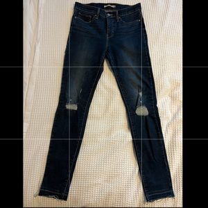 Super cute Levi’s 311 Shaping Skinny jeans!!